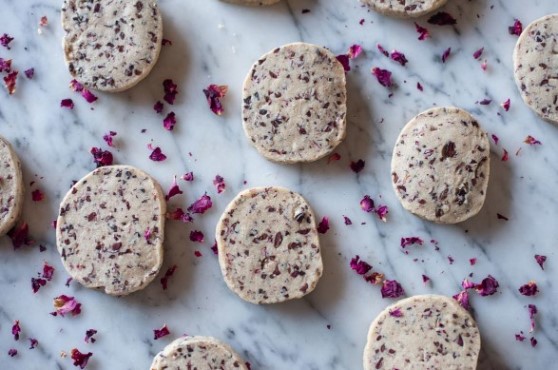 Печенье из песочного теста с травами и афродизиаком