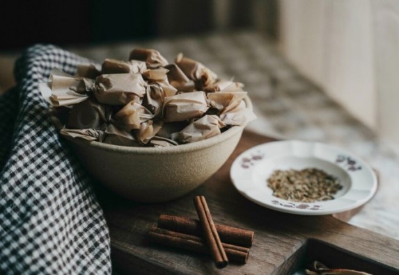 Согрейте свою зиму этими восхитительными рецептами пряной карамели